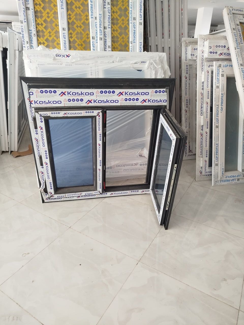 6006014295033974077 Fenêtre koskoo gris double vitrage - الصورة 1
