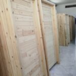 Porte chambre bois rouge avec cadre